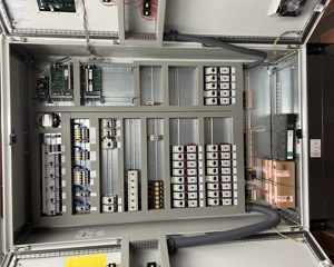 Switch cabinet broiler